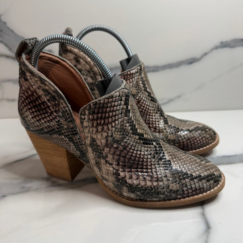 Jeffrey Campbell Wmns Snake Embossed Leather Rosalee Boots Sz 7 Western Pull-On